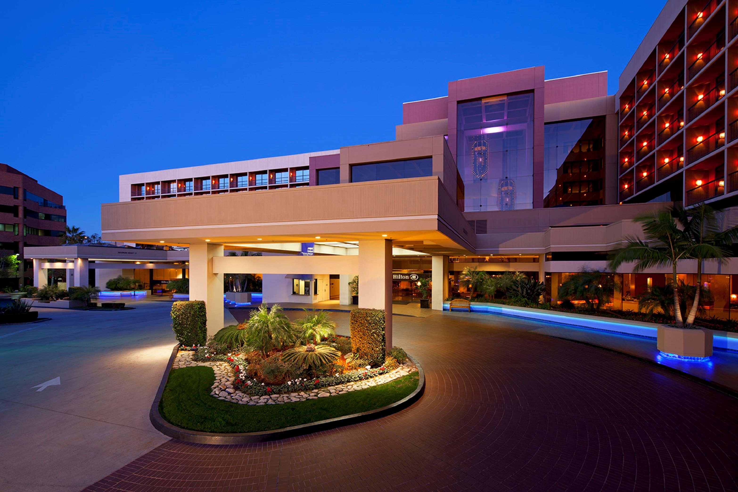 Hilton Orange County/Costa Mesa Hotel Exterior photo