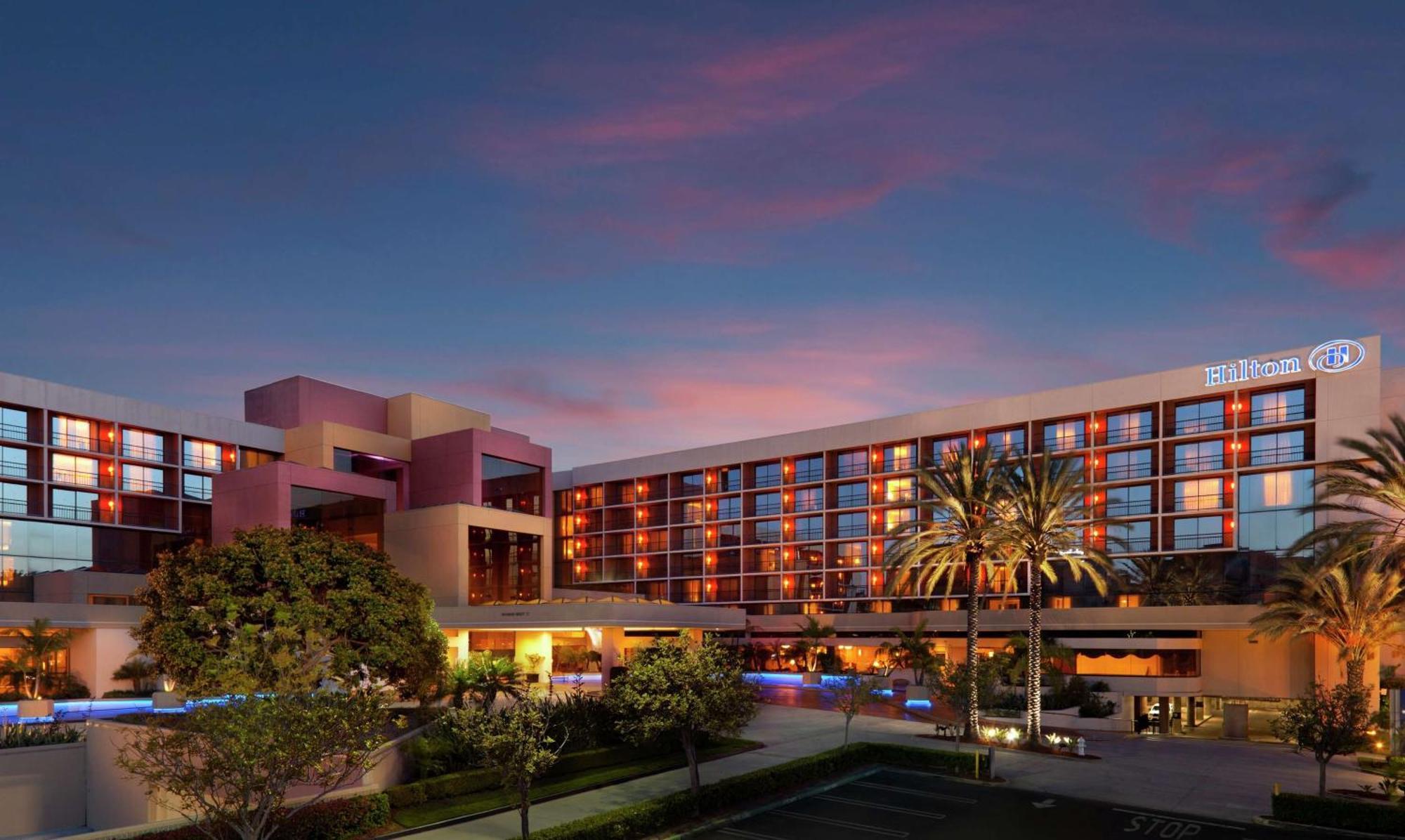 Hilton Orange County/Costa Mesa Hotel Exterior photo